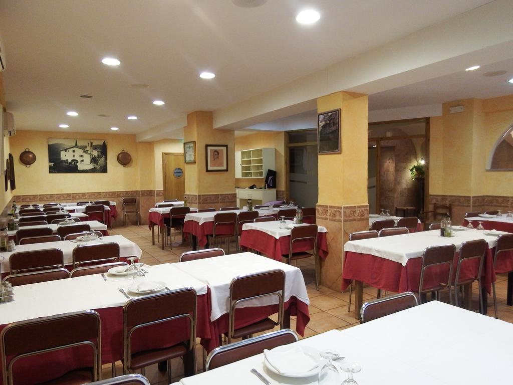 Apartamentos Fonda Finet Sant Felíu de Pallarols المظهر الخارجي الصورة