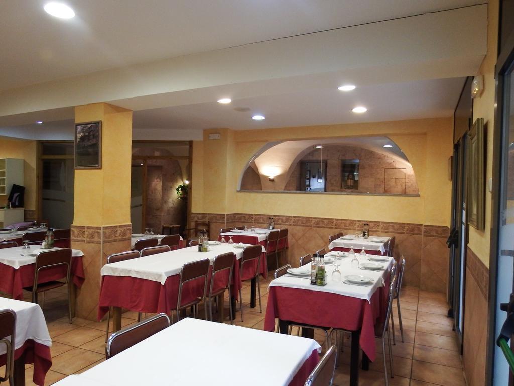 Apartamentos Fonda Finet Sant Felíu de Pallarols المظهر الخارجي الصورة
