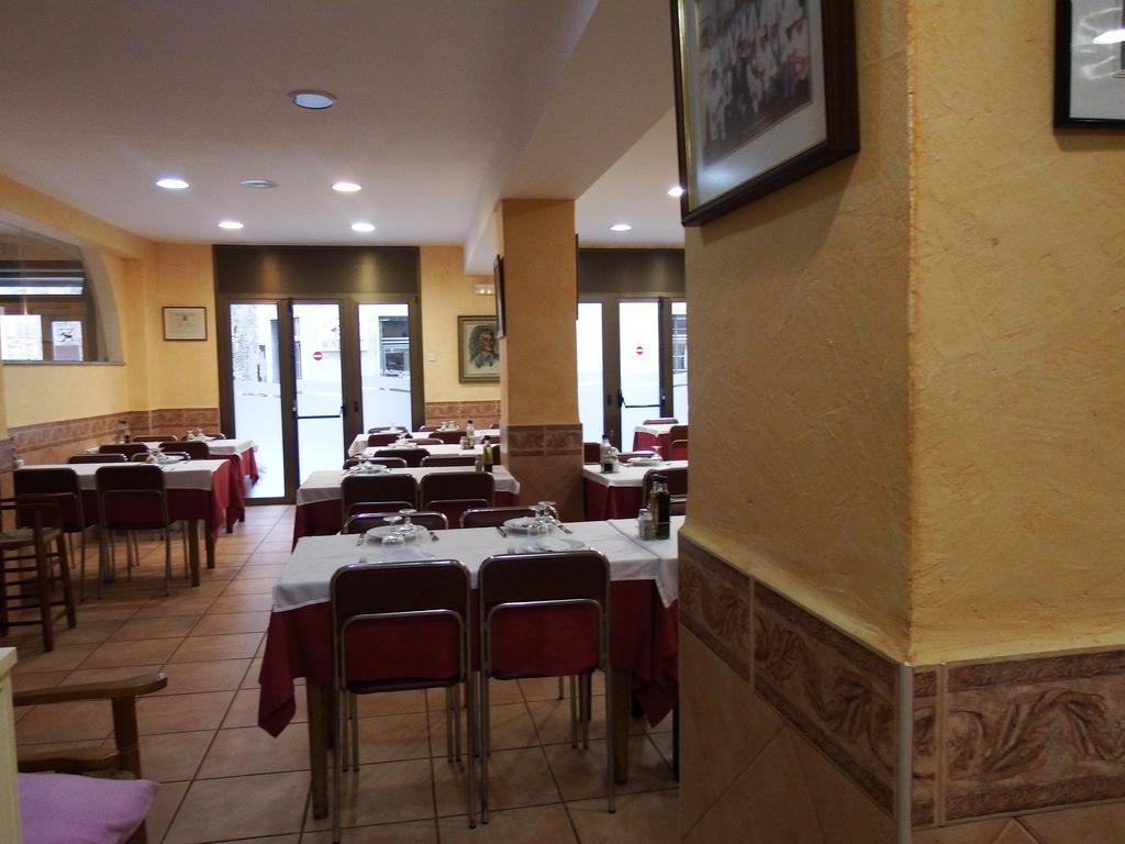 Apartamentos Fonda Finet Sant Felíu de Pallarols المظهر الخارجي الصورة