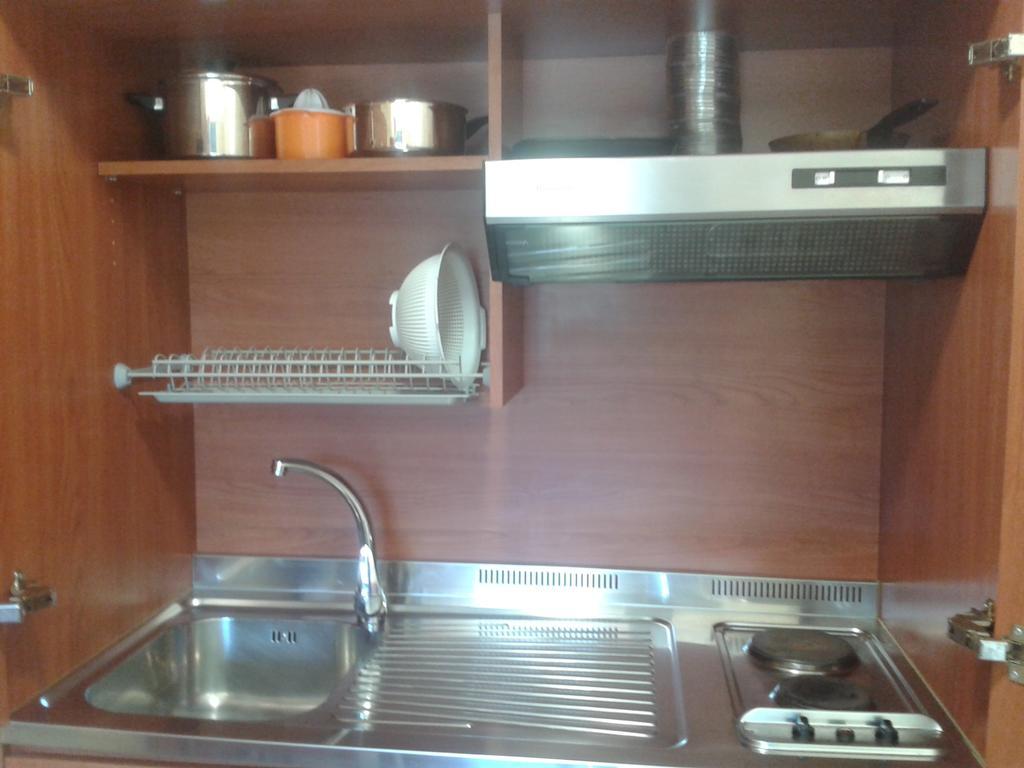 Apartamentos Fonda Finet Sant Felíu de Pallarols الغرفة الصورة